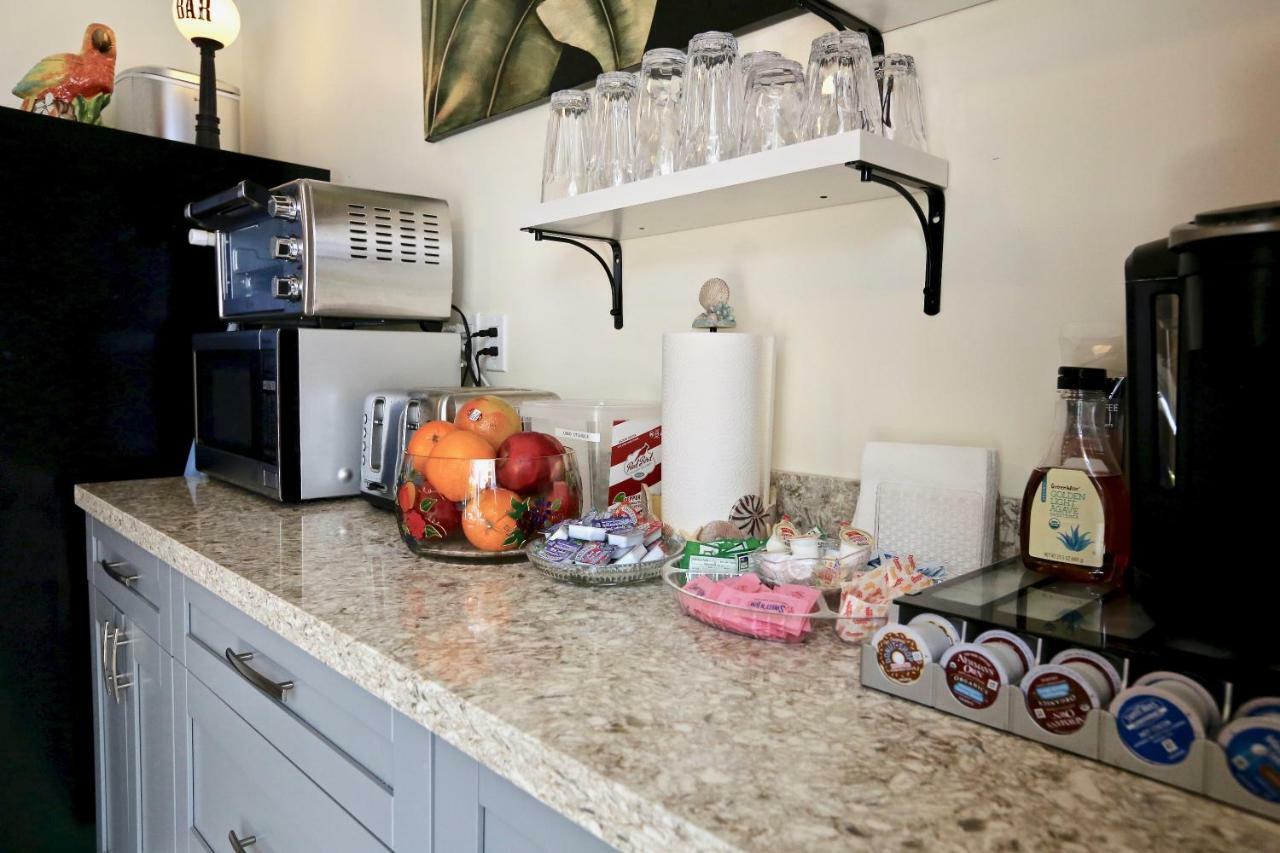 Fantasy Island Inn, Caters To Men Wilton Manors 外观 照片