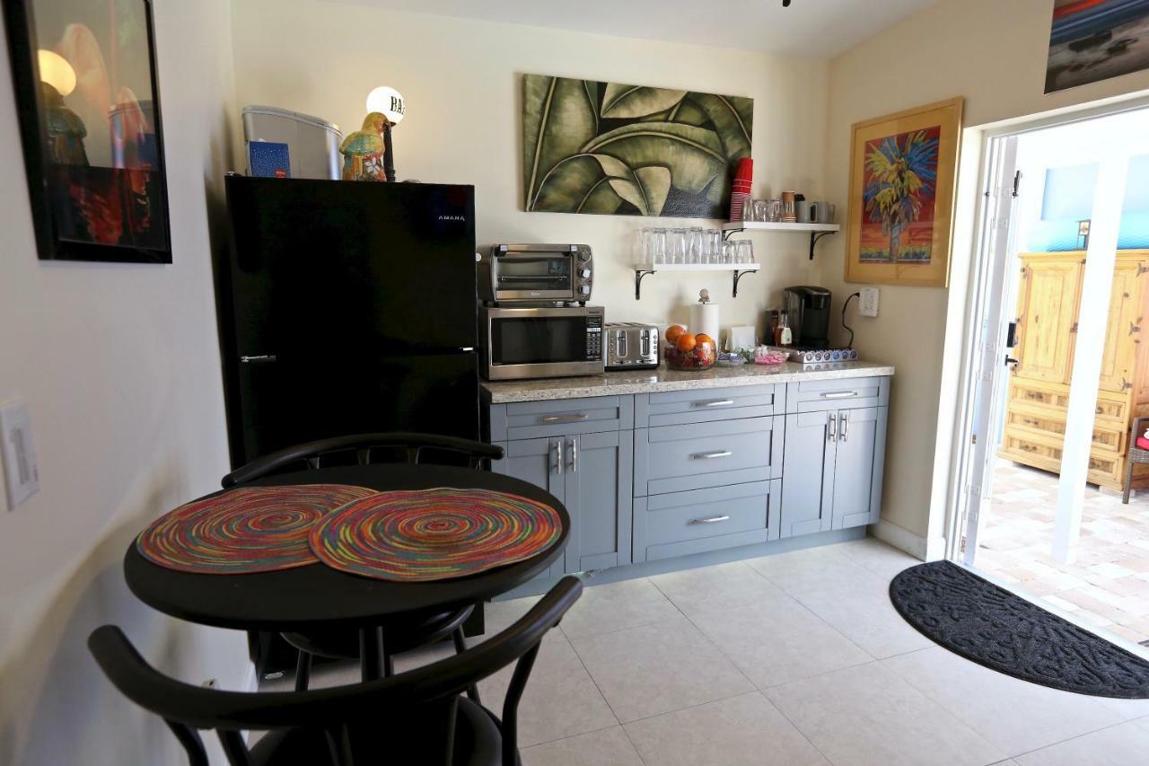 Fantasy Island Inn, Caters To Men Wilton Manors 外观 照片